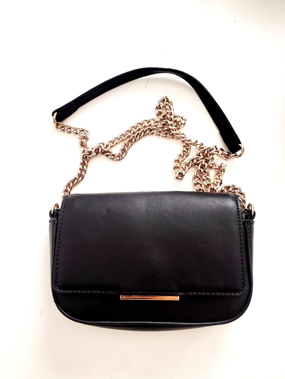 H&M Black Mini Shoulder Bag with Gold Chain